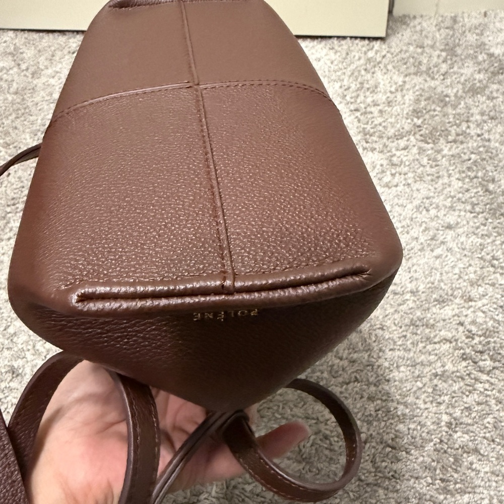 Elegant Brown Leather Handbag - Picture 8 of 10